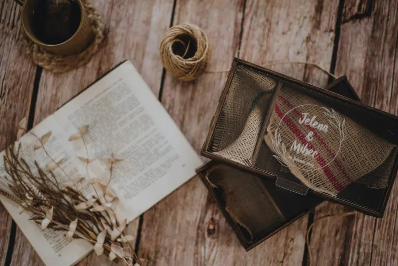 Kutija za poklon — drvena kutija za uspomene (fotografija 4)